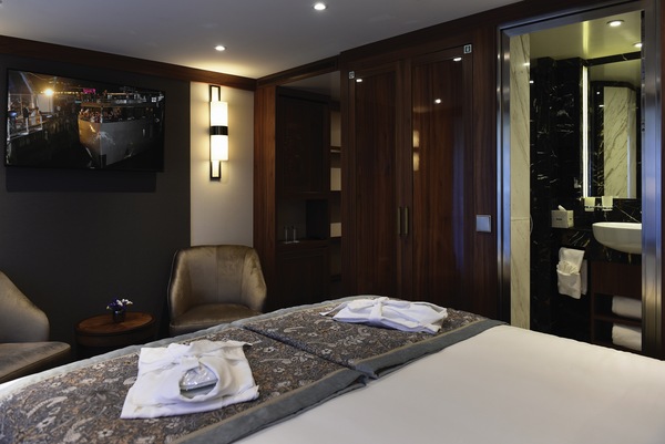 APT MS Douro Serenity Junior Suite 4.jpg